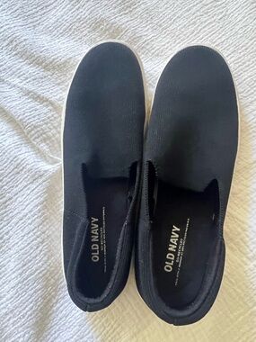 Old Navy Women’s Knit Slip-On Sneakers in Black